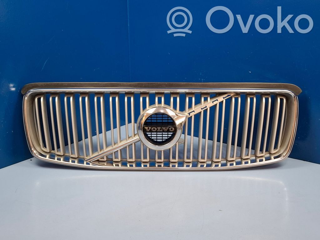 Volvo XC90 Etupuskurin ylempi jäähdytinsäleikkö 