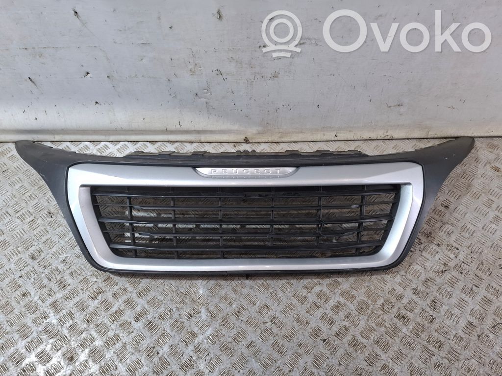 Peugeot Boxer Front bumper upper radiator grill 
