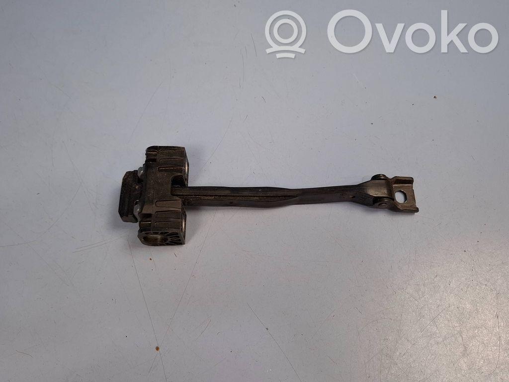 Audi Q8 Etuoven pidätin 