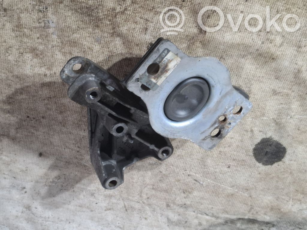 Renault Scenic II -  Grand scenic II Engine mount bracket 