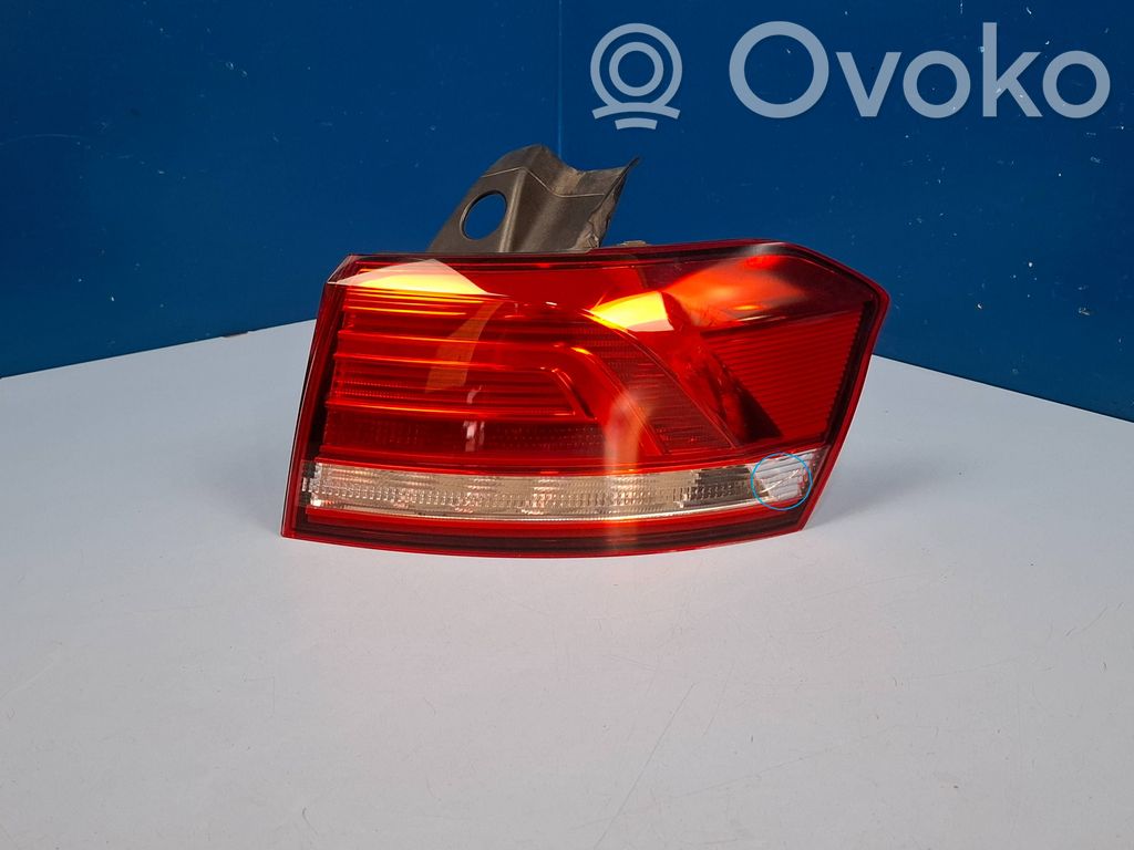 Volkswagen PASSAT B8 Lampa tylna 