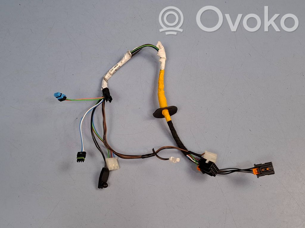 Element lusterka bocznego drzwi przednich   8A0004052G,E20418180