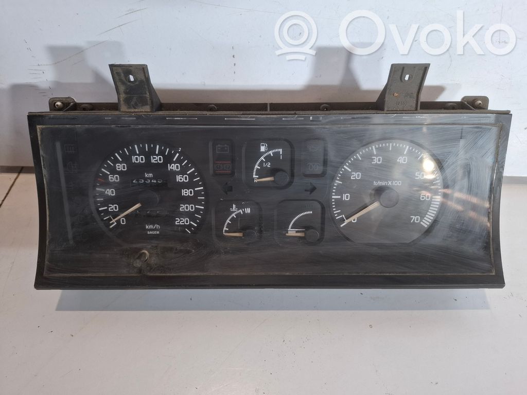 Renault 19 Speedometer (instrument cluster) 