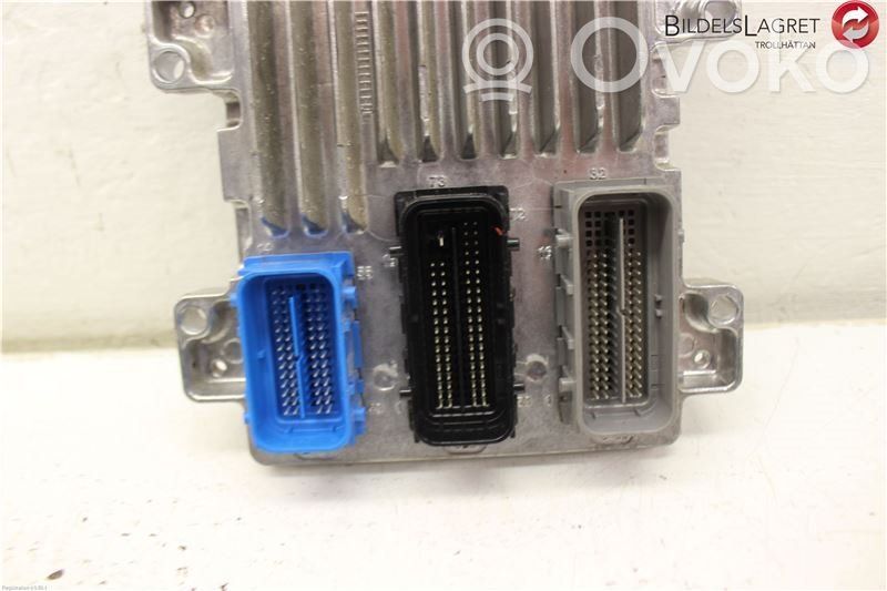 Opel Astra J Injection control unit/module 