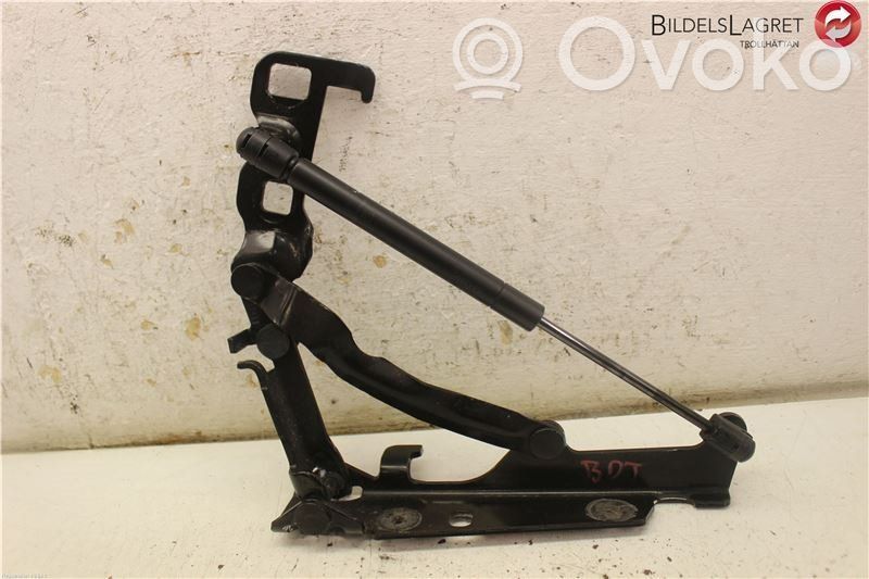 Chevrolet Corvette Tailgate/trunk/boot hinge 