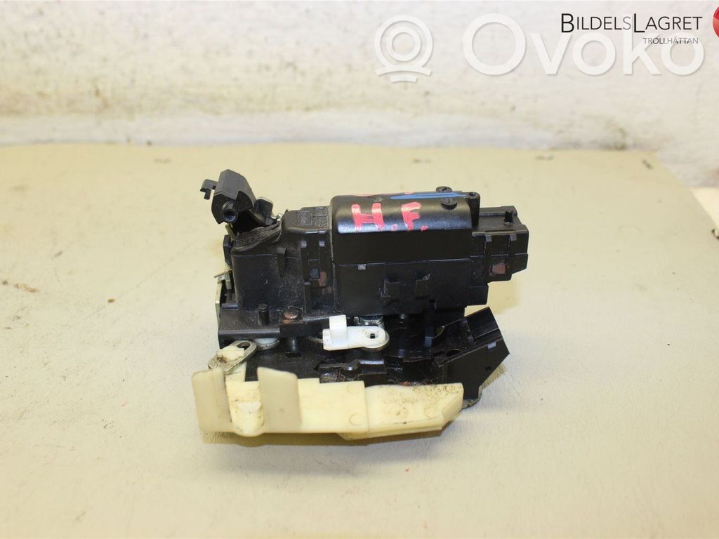 Dacia Duster Etuoven lukko 