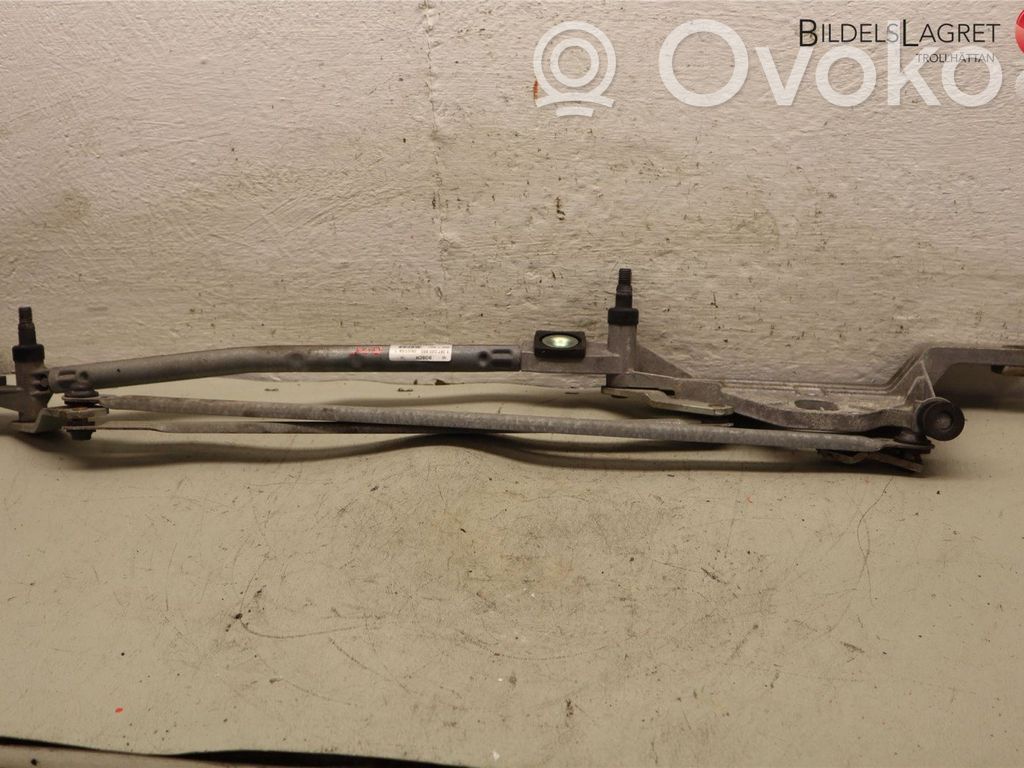 Ford Focus Front wiper linkage 