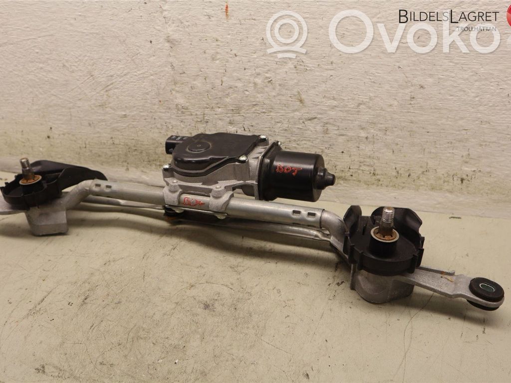 Mazda CX-3 Front wiper linkage 
