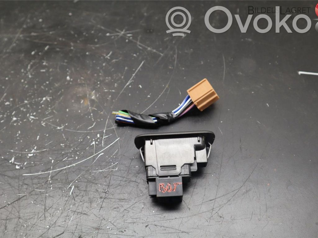 Electric window control switch   12780694