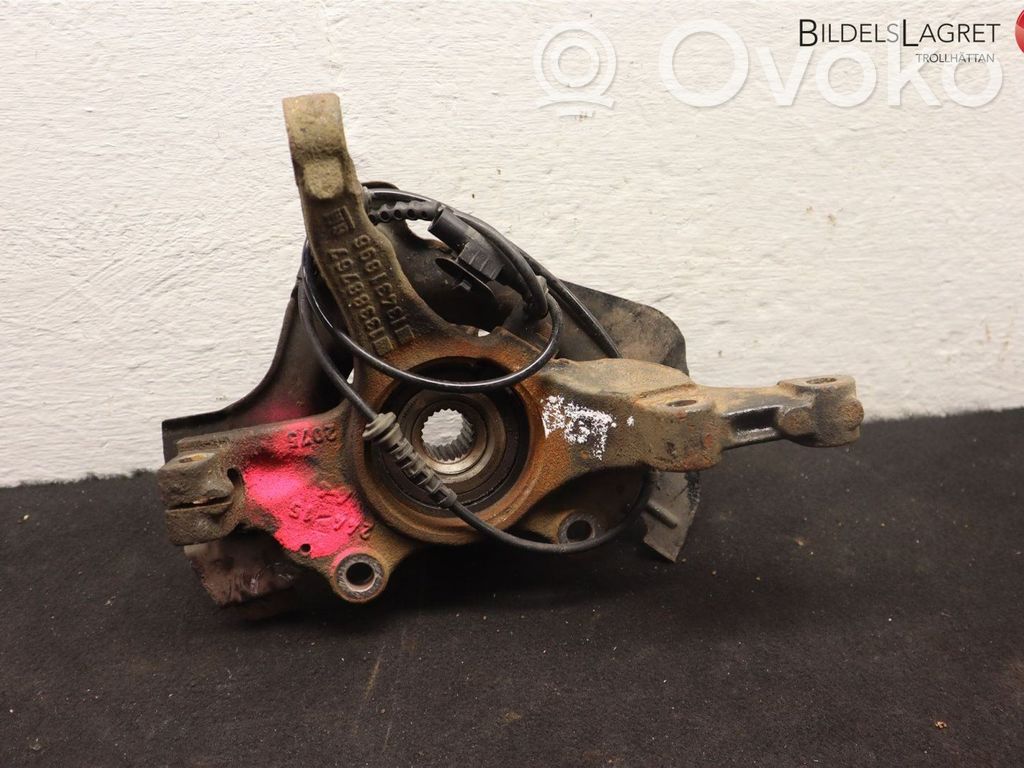 Opel Corsa E Front wheel hub spindle knuckle 