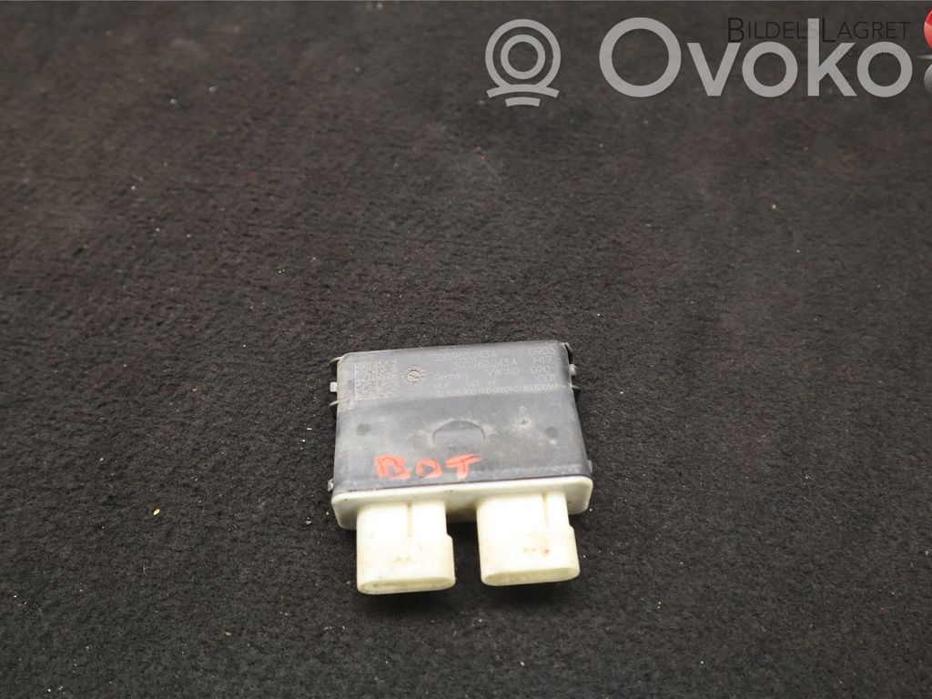 Seat Ateca Tailgate/trunk control unit/module 