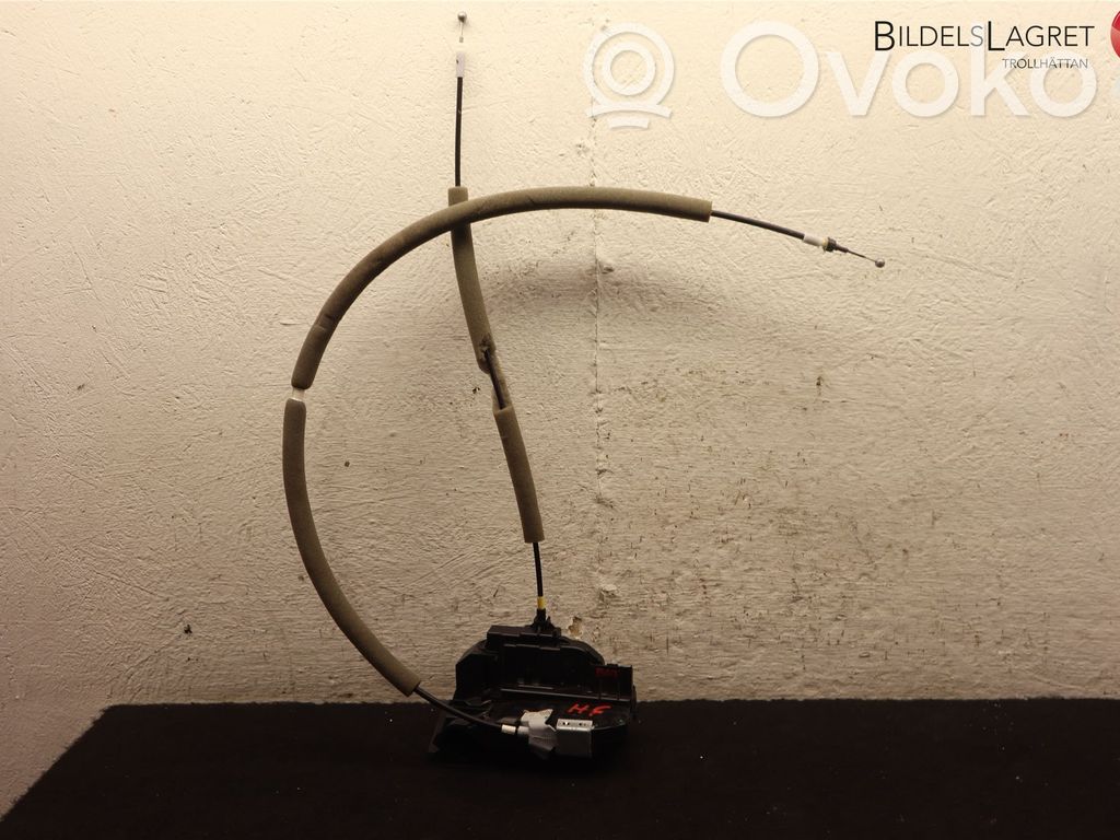 Nissan Qashqai Front door lock 