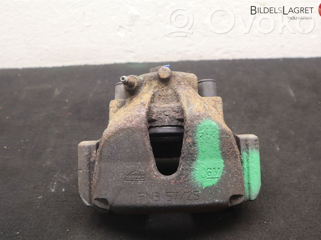 Saab 9-5 Zacisk hamulcowy przedni 