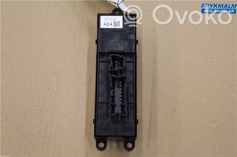 Subaru Legacy Electric window control switch 