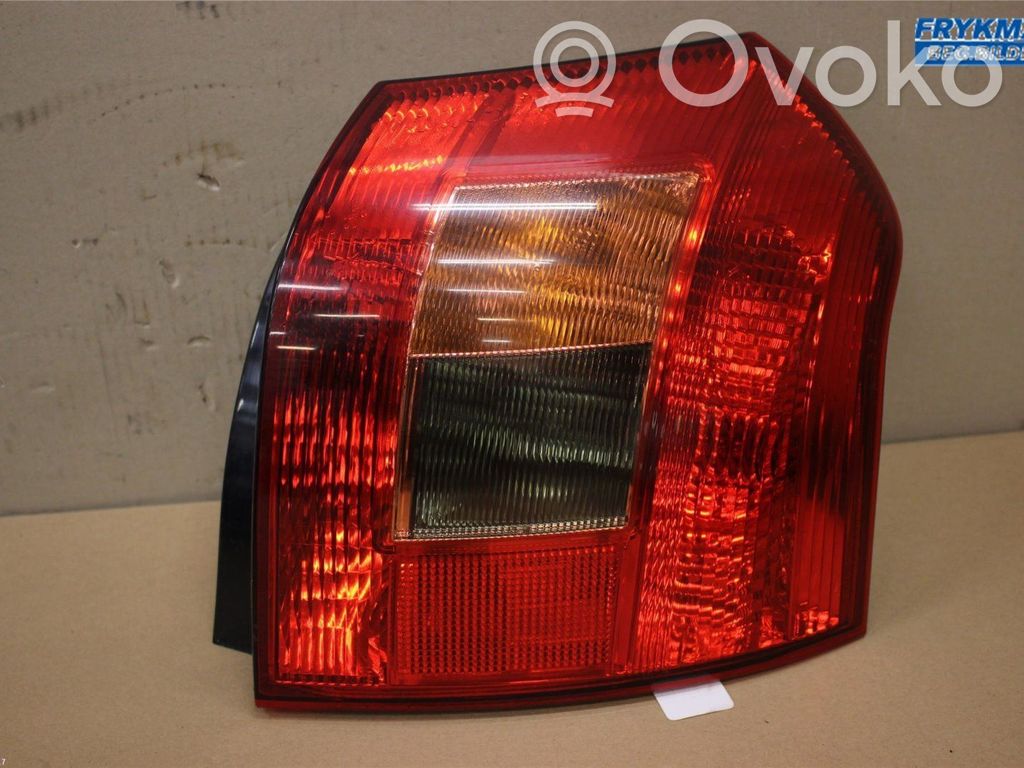 Toyota Corolla E120 E130 Galinis žibintas kėbule 