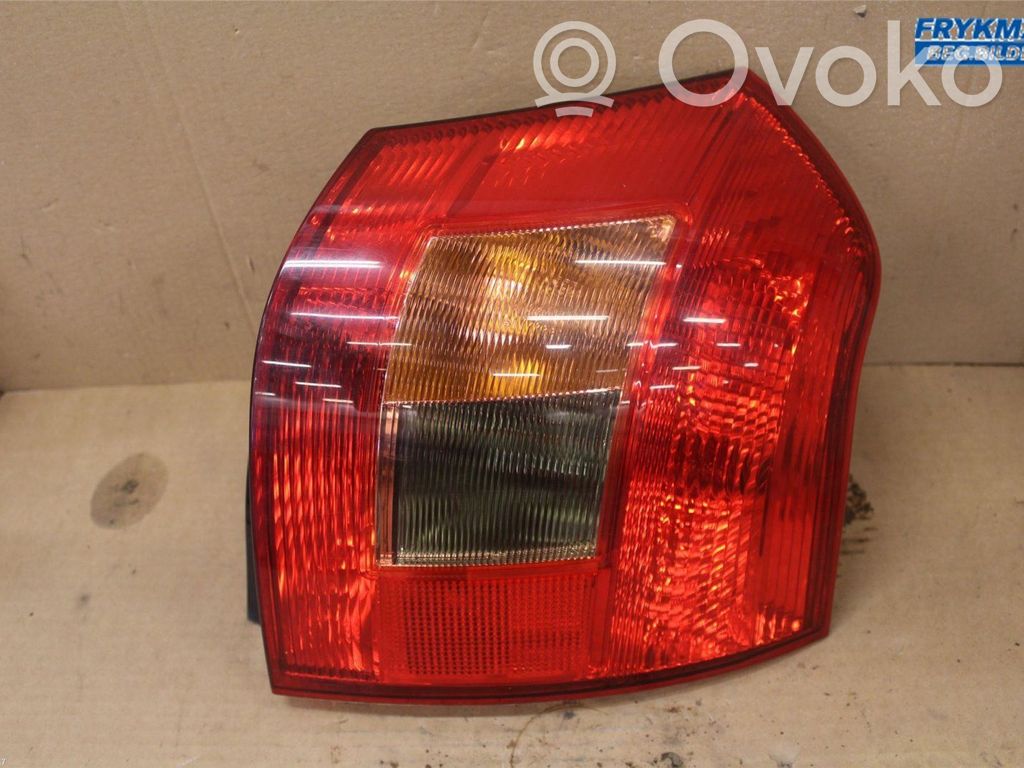 Toyota Corolla E120 E130 Galinis žibintas kėbule 