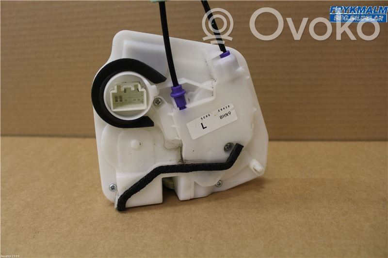 Mazda 3 III Rear door lock 