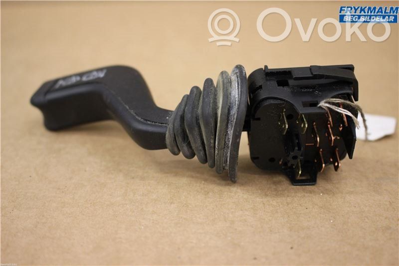 Opel Astra F Pyyhkijän vipu 