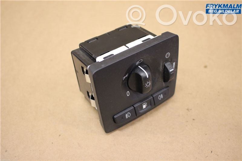 Light switch   30739299,30739299