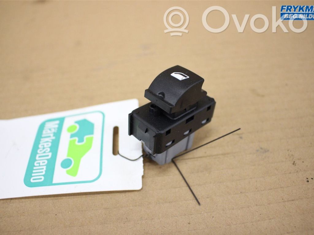 Citroen C4 Cactus Electric window control switch 