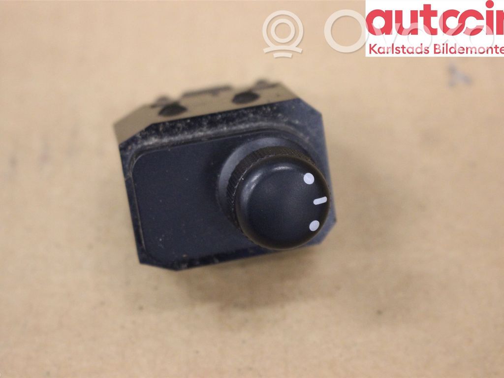 Suzuki Grand Vitara II Wing mirror switch 