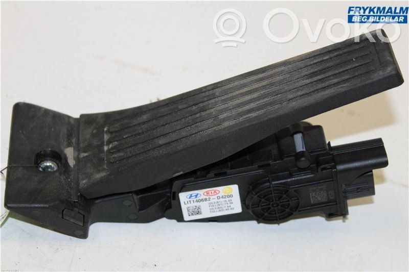 Accelerator throttle pedal   32700D4200,LIT1406B2D4200,351902E000