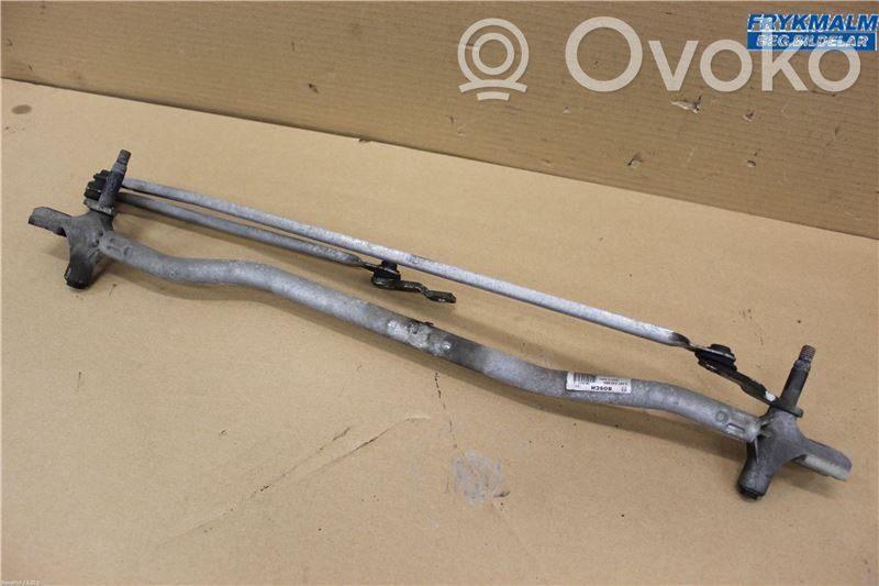 Volvo S80 Front wiper linkage 