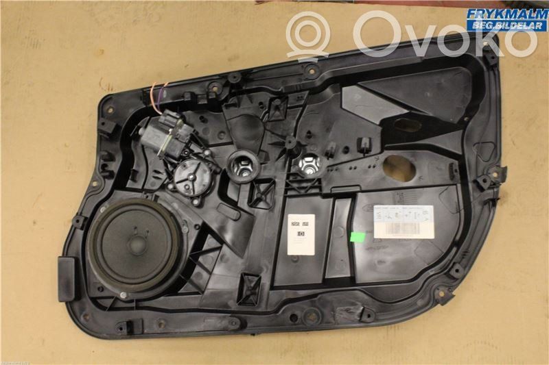 Ford Fiesta Elektryczny podnośnik szyby drzwi przednich 