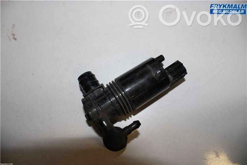 Volvo V40 Windscreen/windshield washer pump 