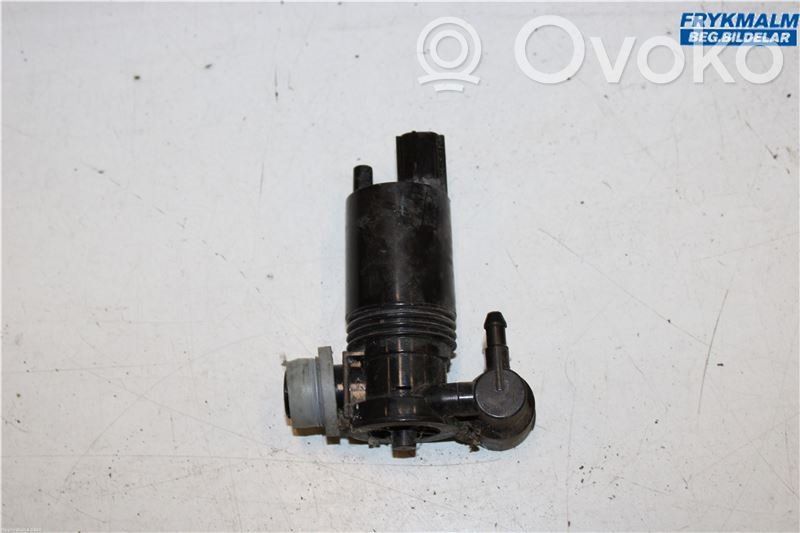 Volvo V40 Cross country Windscreen/windshield washer pump 