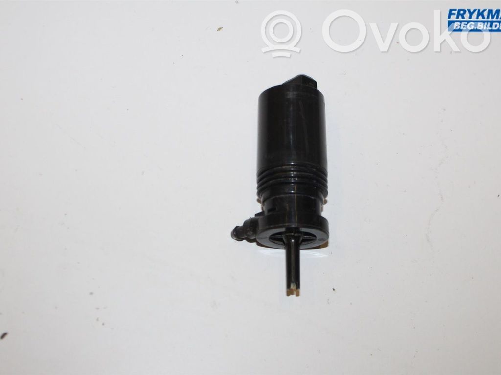 Volvo XC60 Headlight washer pump 