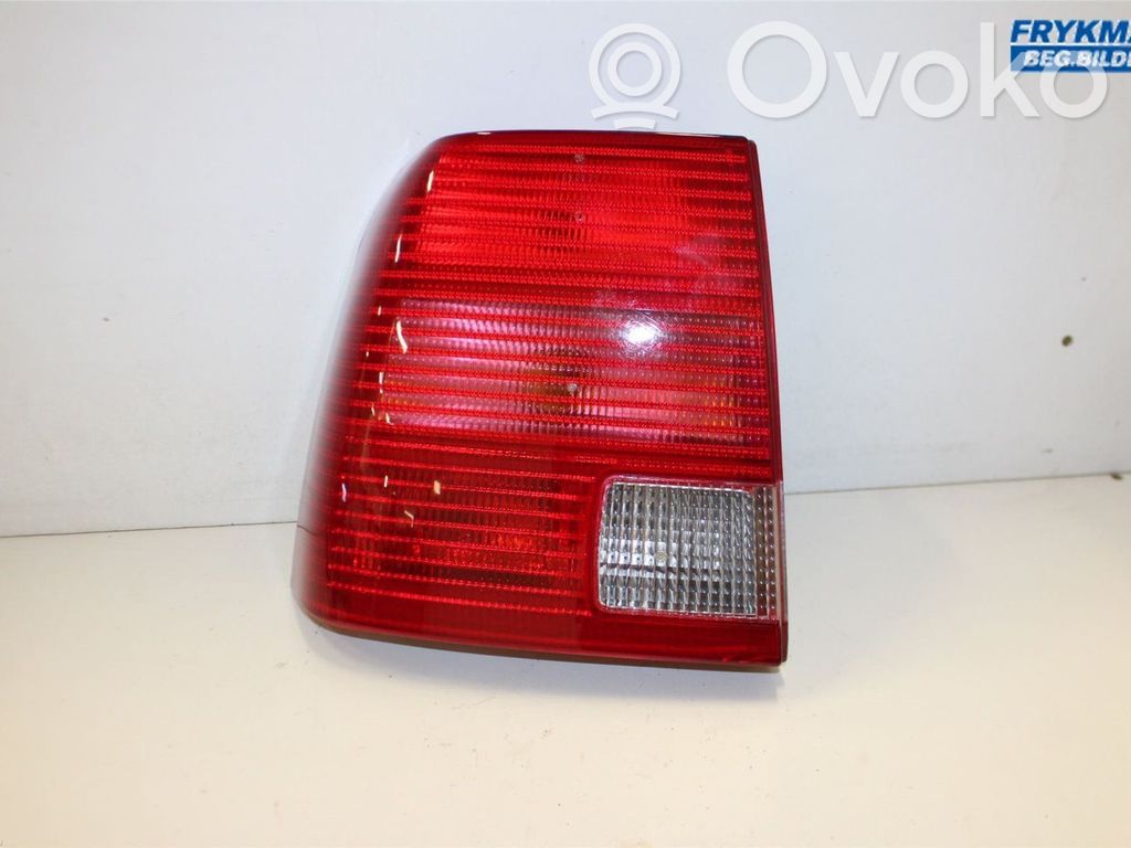 Volkswagen PASSAT B5 Rear/tail lights 