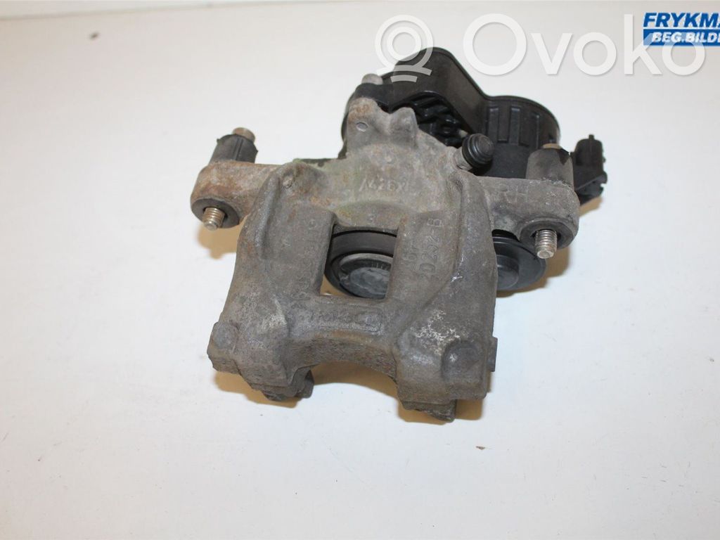 Ford Focus Задний суппорт 