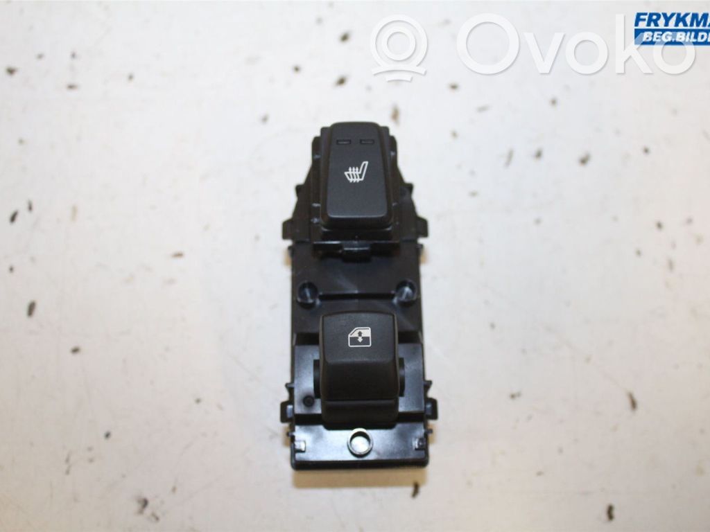 KIA Xceed Electric window control switch 