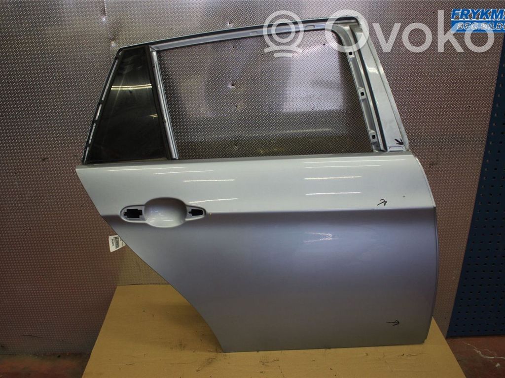 Rear door   41007203676