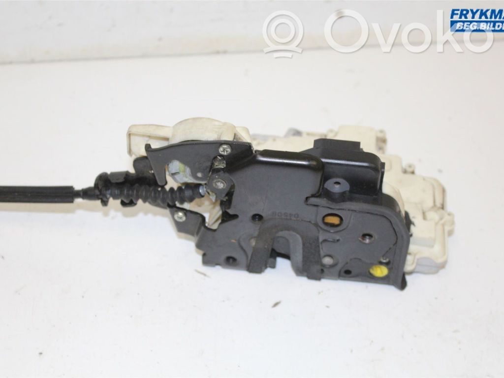 Audi A8 S8 D3 4E Zamek drzwi tylnych 