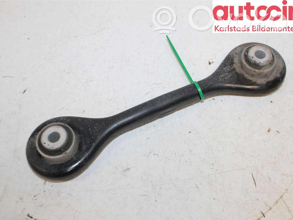 Rear control arm