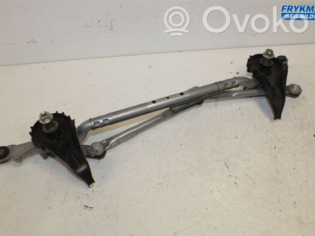 Mazda CX-3 Front wiper linkage 