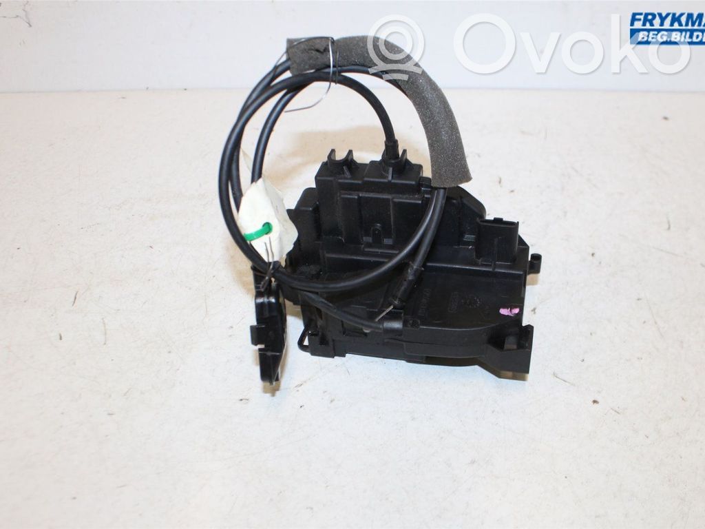 Renault Clio III Zamek drzwi tylnych 