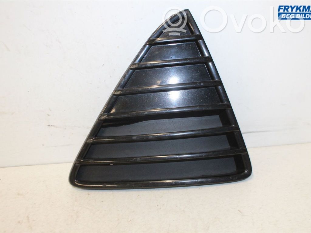 Ford Focus Front bumper lower grill 