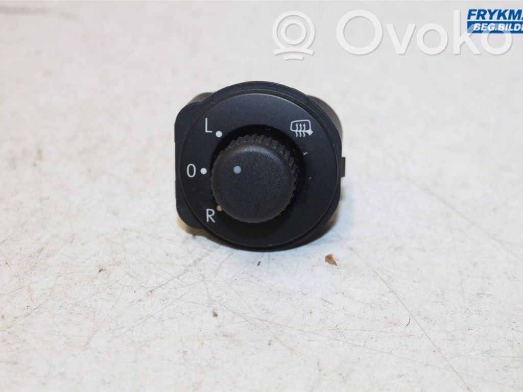 Volkswagen Beetle A5 Wing mirror switch 