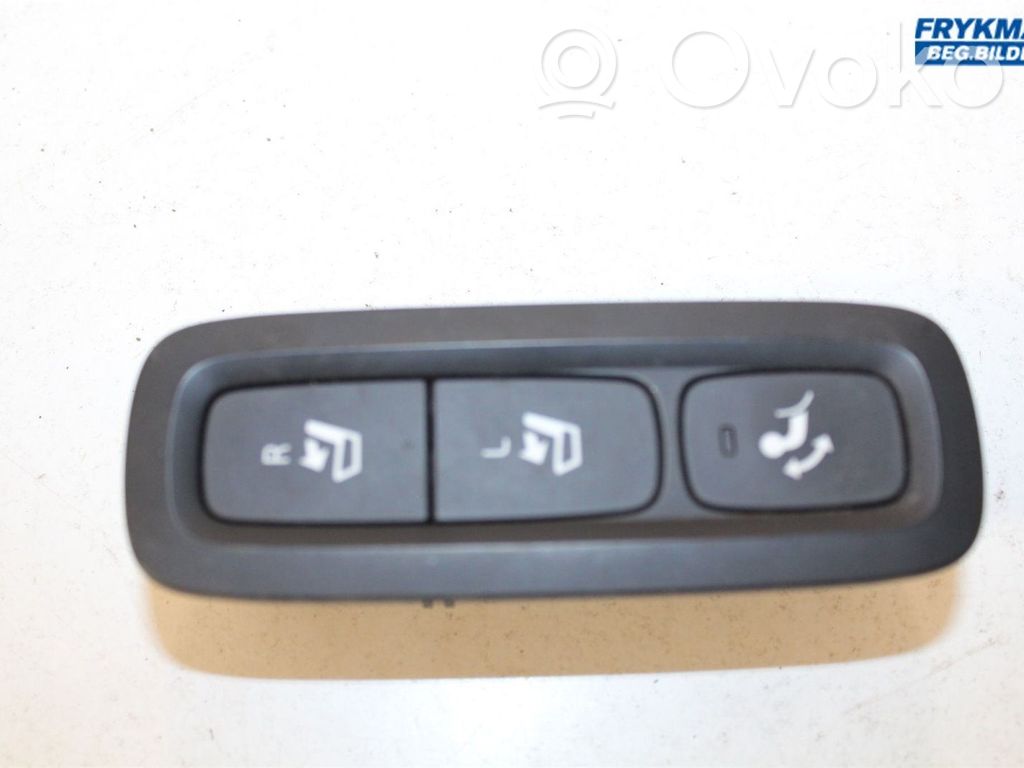 Volvo V90 Cross Country Switch for retractable tow bar 
