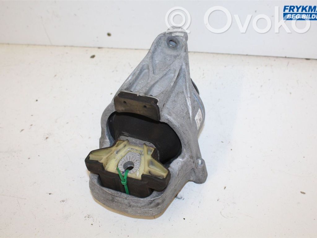 Audi A4 Allroad Engine mount bracket 