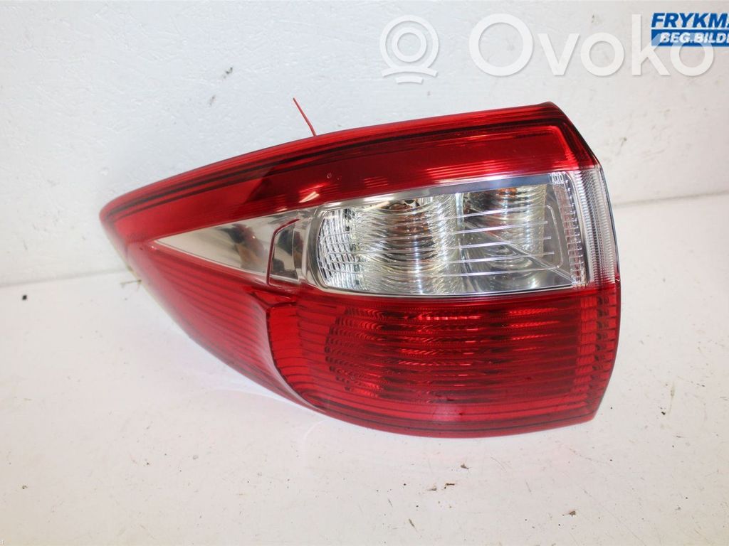 Ford C-MAX II Rear/tail lights 