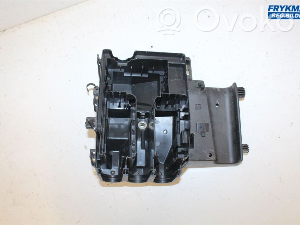 Opel Astra K Fuse module 