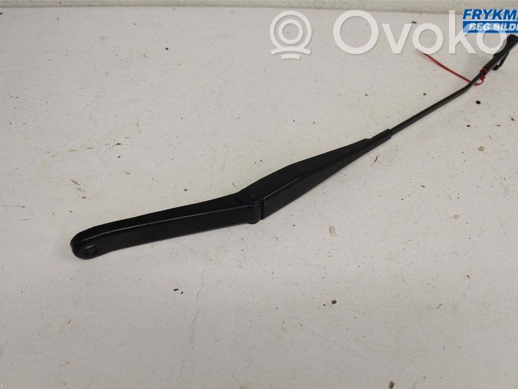 Ford Focus Front wiper blade arm 