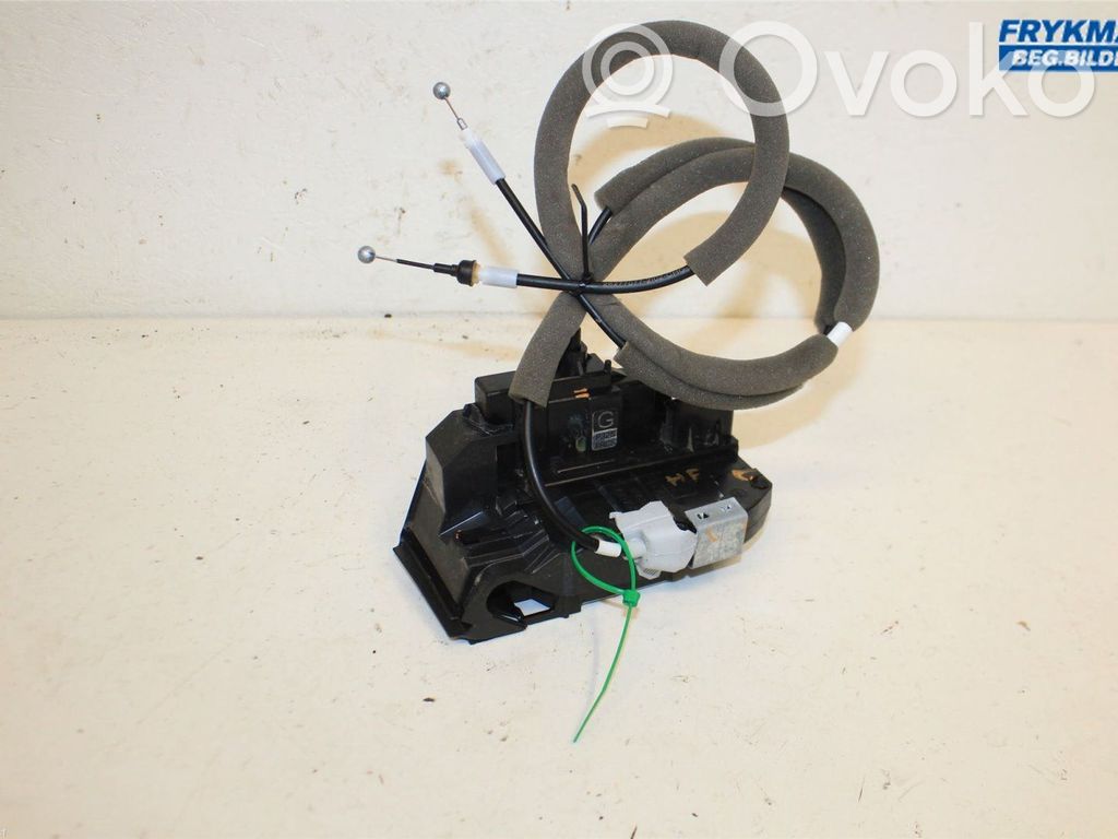 Nissan Qashqai Front door lock 