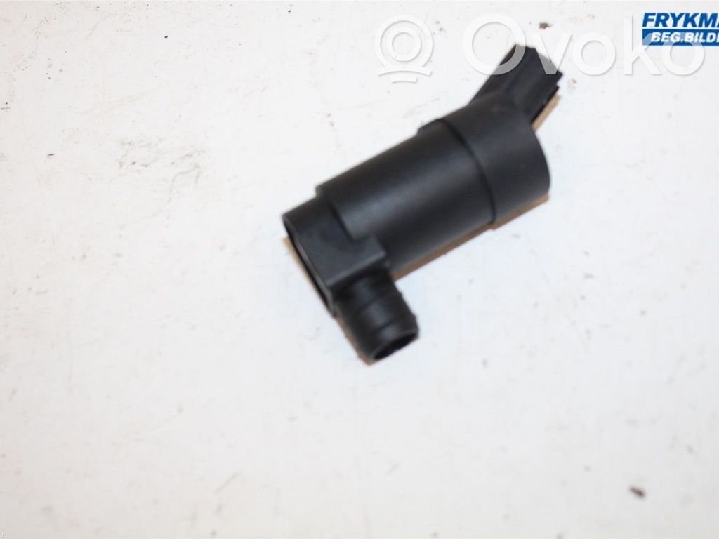 Volvo S60 Windscreen/windshield washer pump 