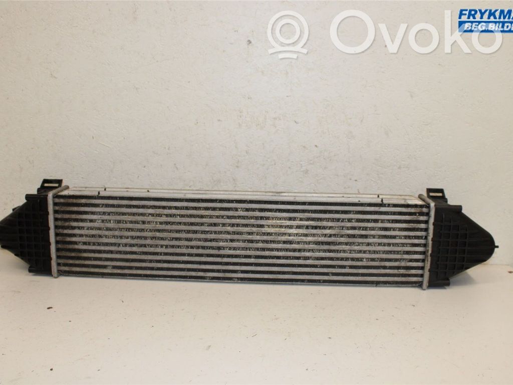 Volvo V70 Interkūlerio radiatorius 