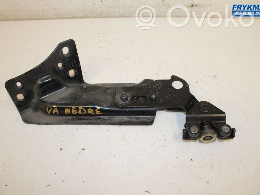 Sliding door upper roller guide/hinge   2212077
